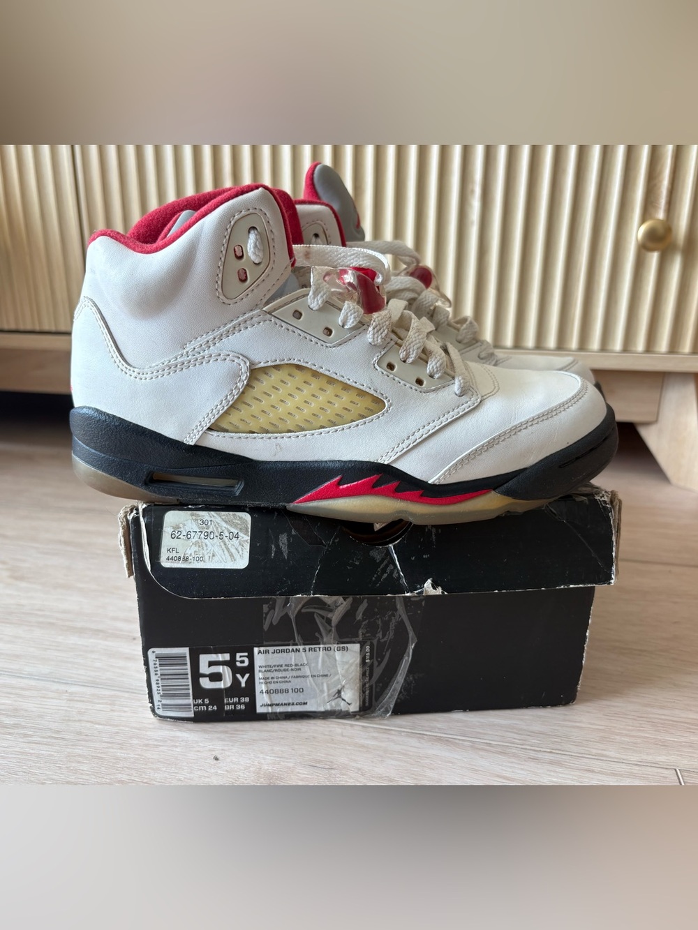 Air Jordan Retro 5 Sz 5.5Y White /Red/ Black